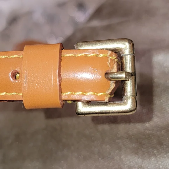 EUC Authentic Louis Vuitton Alma MM Brown Epi w/ extendable Strap - Picture 5 of 16